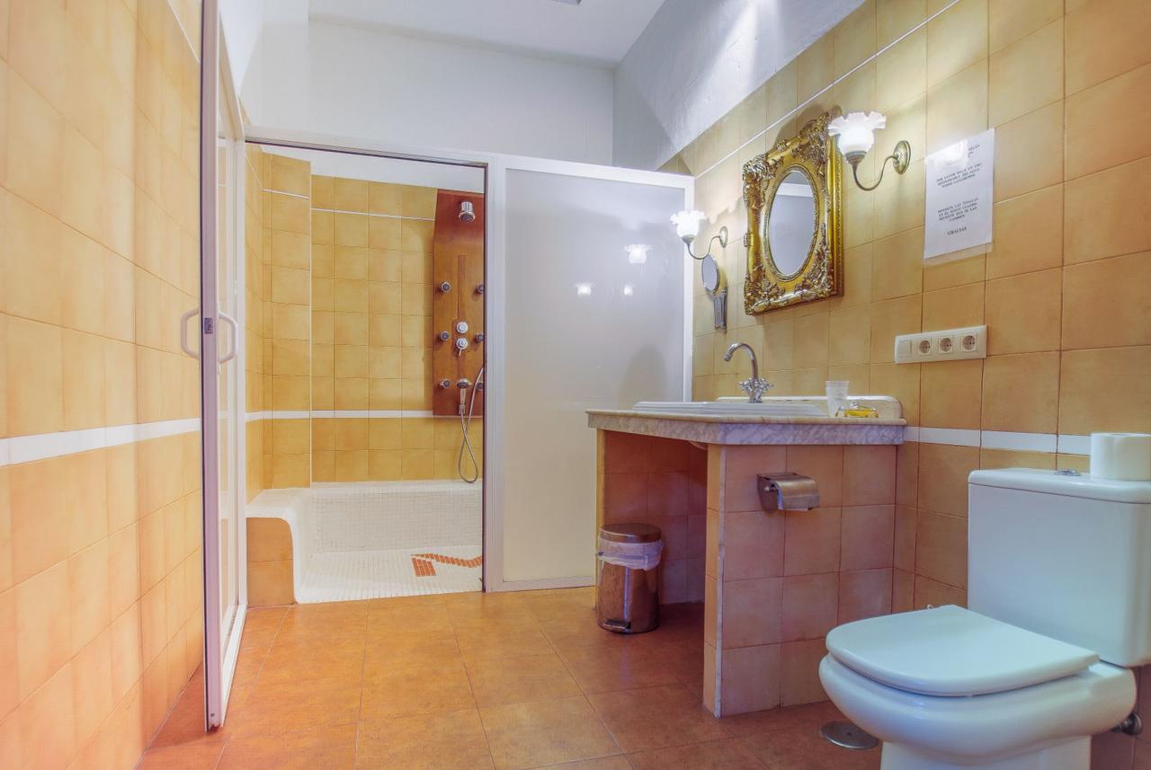 Hostal Nuevo Milan I San Clemente  Ngoại thất bức ảnh